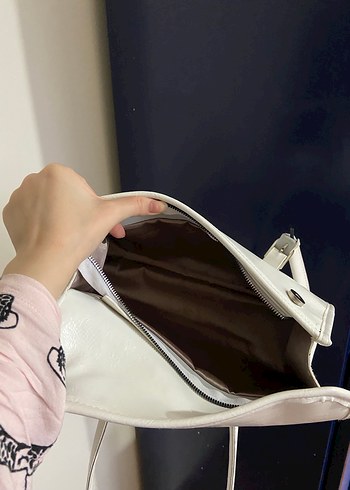 Beyaz Deri Tokalı Kadın Omuz Çantası - Görsel 3