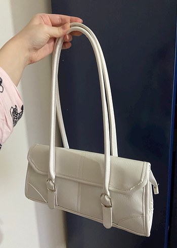 Beyaz Deri Tokalı Kadın Omuz Çantası - Görsel 2