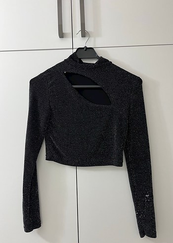 Uzun Kollu Siyah Mini Yırtmaçlı Bluz