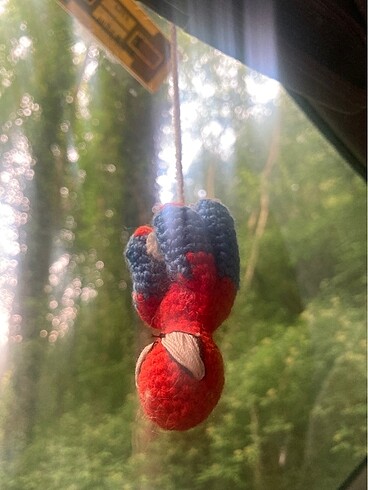 Götsüz spiderman