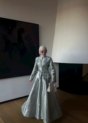 Abiye Uzun Parlak Gri Drapeli Gotik Abiye Elbise