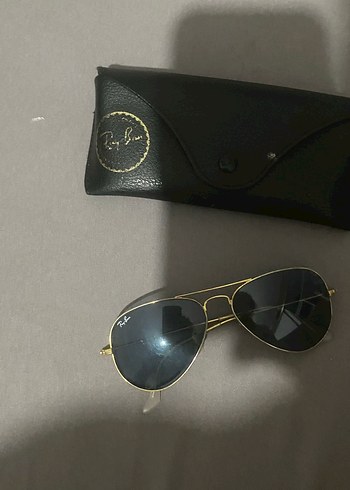 Ray-Ban Klasik Altın Renkli Kadın Güneş Gözlüğü
