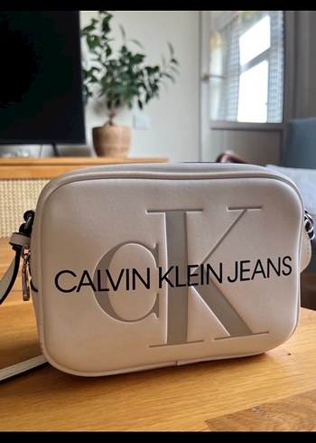 Calvin Klein Kadın Çapraz Çanta