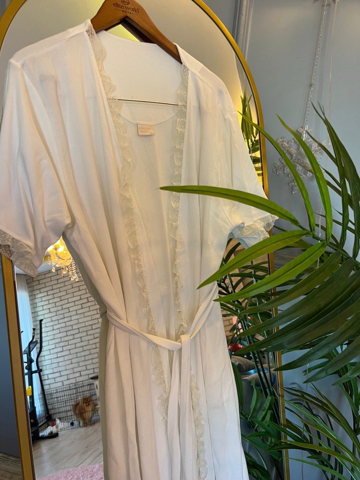 Nakış Detaylı Bohem Uzun Beyaz Kadın Sabahlık - Görsel 3