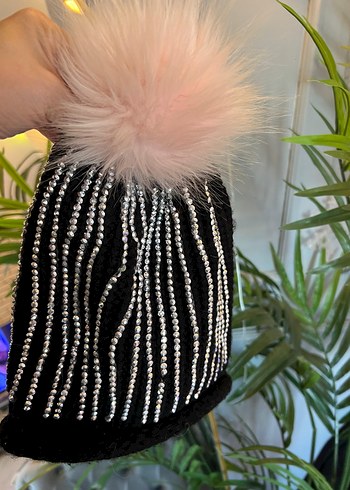 Pembe Kürklü Taşlı Kadın Bere - Görsel 3