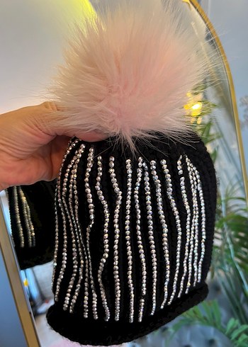 Pembe Kürklü Taşlı Kadın Bere - Görsel 2