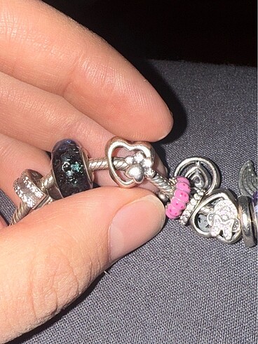 Pandora pandora charm