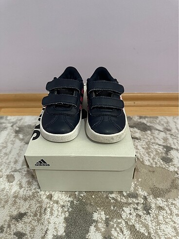 Adidas 21 Numara Çocuk Ayakkabısı
