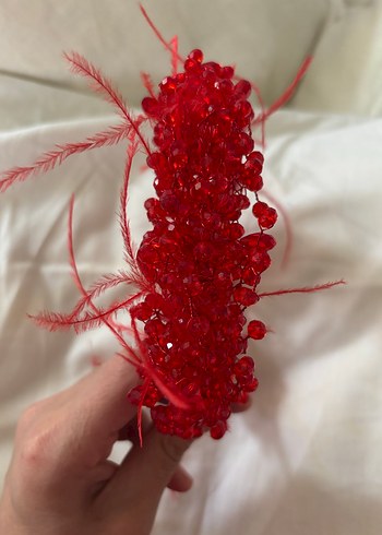 Kırmızı Boncuklu Örgü Saç Bandı - Görsel 3