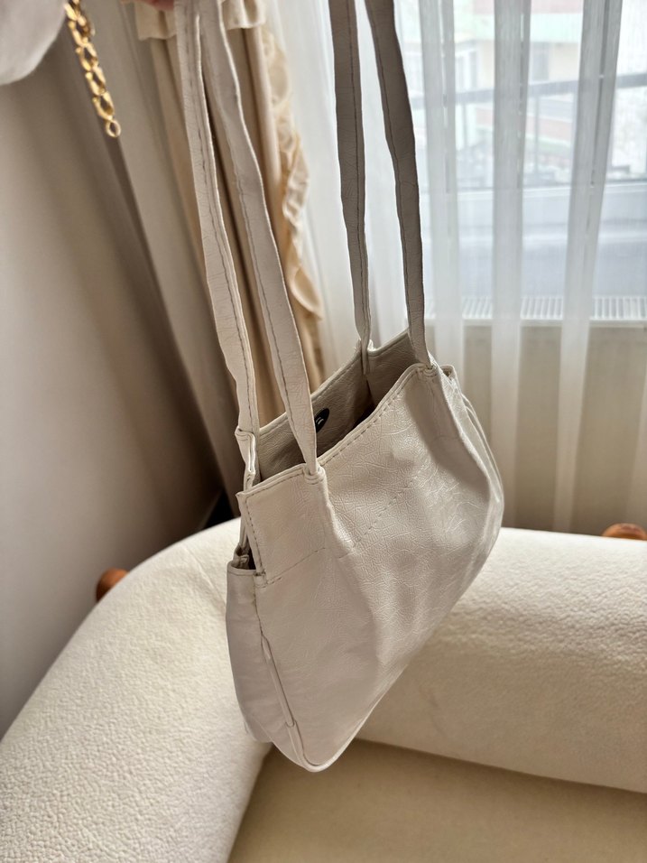 Minimalist Beyaz Deri Fermuarlı Kadın Çantası - Görsel 2