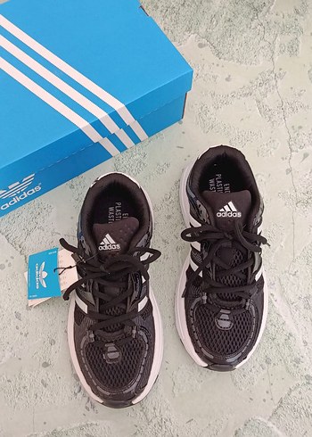 Adidas Kadın Gri Beyaz Spor Ayakkabı