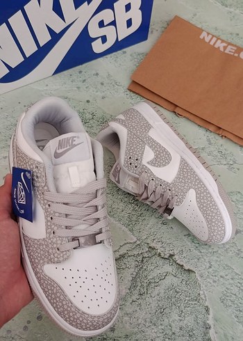 Nike SB Beyaz Gri Yılan Desenli Kadın Spor Ayakkabı