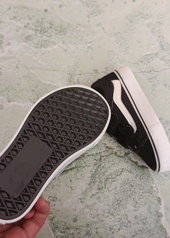 Vans Erkek Çocuk Siyah Cırtcırtlı Spor Ayakkabı
