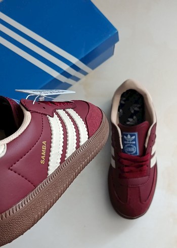 37 Beden bordo Renk Bordo Adidas Düz Tabanlı Kadın Spor Ayakkabı