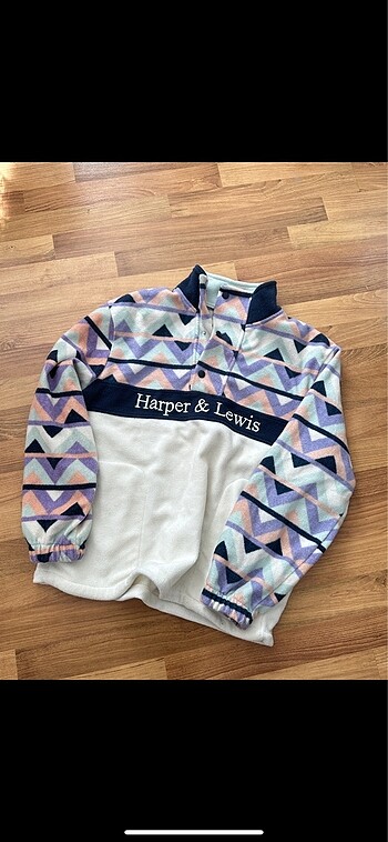 Polar sweatshirt
