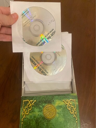 Beden 1 kere kullandım hiç çizik yok CD lerde