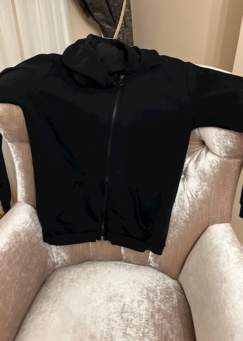 Erkek Çocuk Siyah Kapüşonlu Fermuarlı Ceket