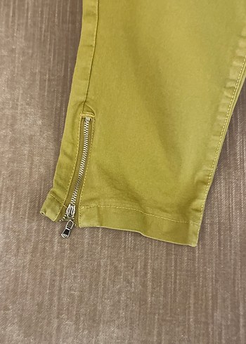 Fıstık yeşiliKadın Dar Kesim Fermuarlı Kumaş Pantolon - Görsel 2