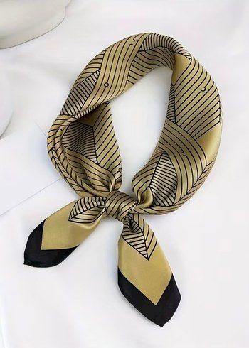 Koyu Sarı Siyah Şeritli İpeksi fular - Görsel 3