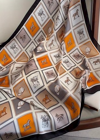 Hermes muadili siyah kenarlı Fular - Görsel 2