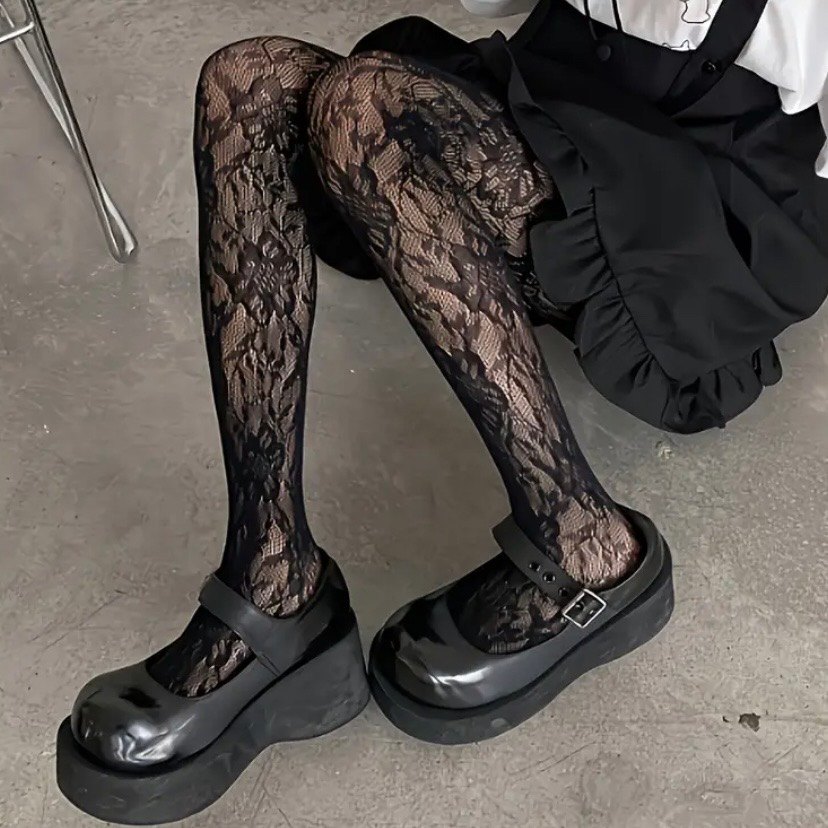 Dantel Detaylı Siyah Gothic Çorap - Görsel 3