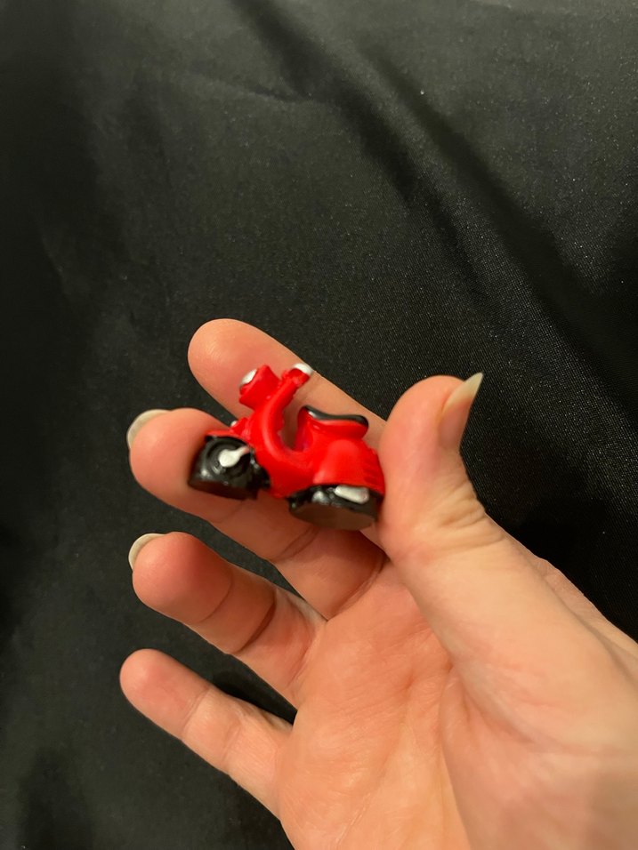 Minyatür kırmızı Motosiklet Figürü - Görsel 3