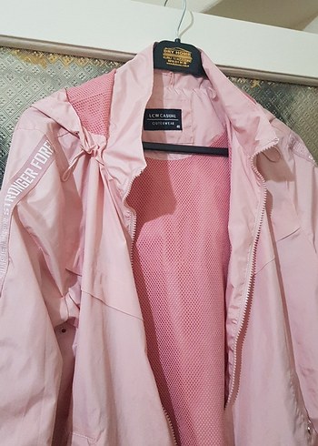 Pembe Kapüşonlu Kadın Yağmurluk - Görsel 3