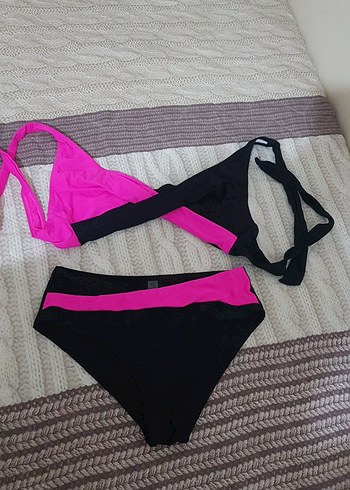 Pembe Strappy Mini Bikini Takımı