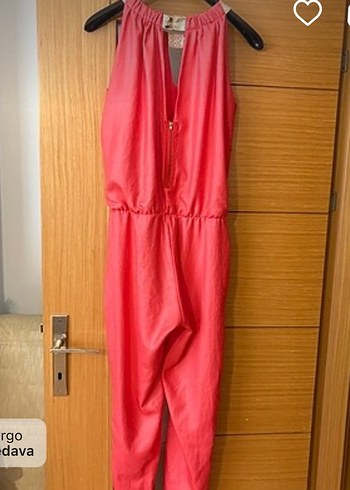 Kırmızı tulum - Görsel 3