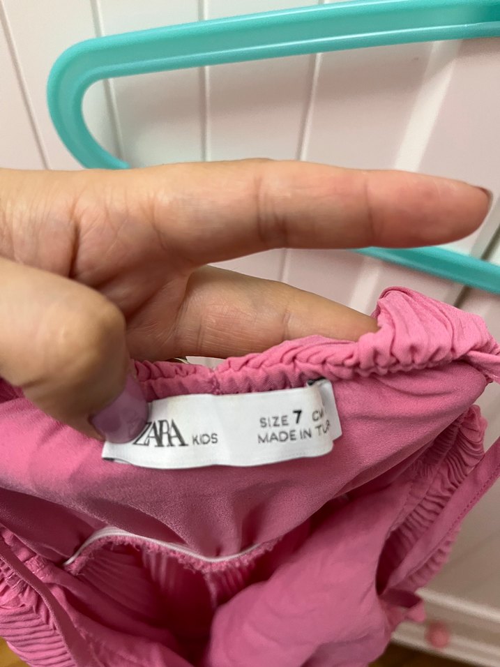 Pembe zara tulum üstte duruşu çok güzel - Görsel 2