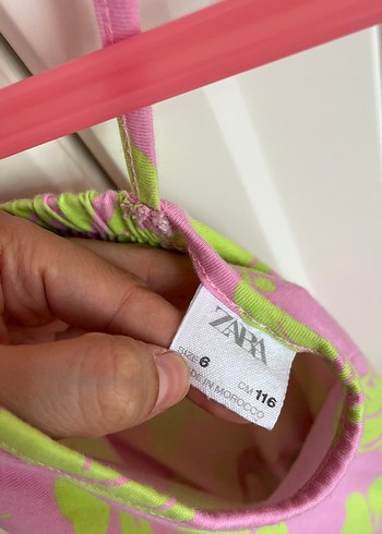 Pembe Çiçek Desenli Askılı Kız Elbisesi - Görsel 2