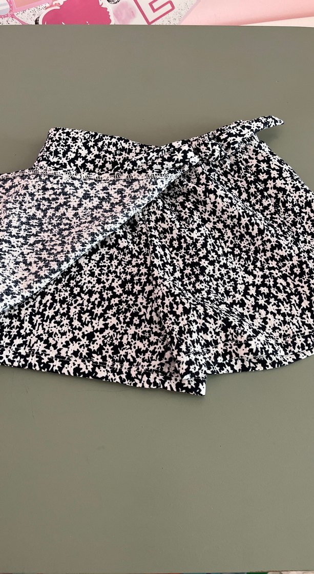 Siyah Beyaz Pilili Mini Etek 6 yaş - Görsel 2