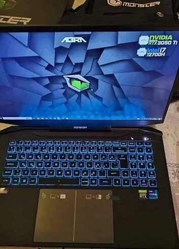 Monster MONSTER ABRA A7 V14.3 EXTRALI RTX3050 Ti 32 GB RAM