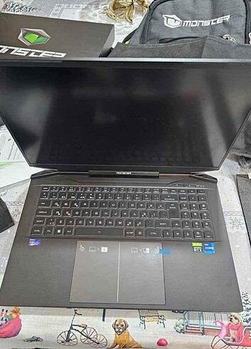 Beden Renk MONSTER ABRA A7 V14.3 EXTRALI RTX3050 Ti 32 GB RAM