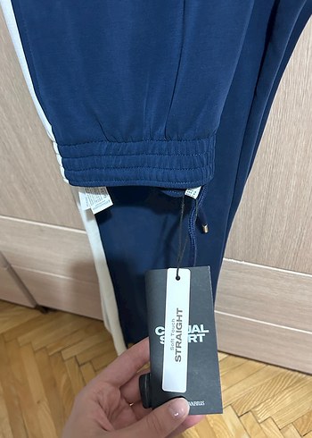 Stradivarius Yumuşak Dokulu Lacivert Pantolon - Görsel 2