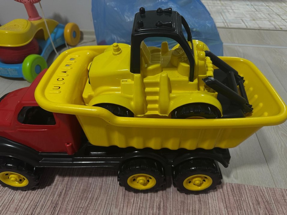 Renkli Sarı-Kırmızı Oyuncak Kamyon - Görsel 2