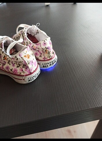 20 Beden çeşitli Renk Işıklı kız bebek Converse ayakkabı