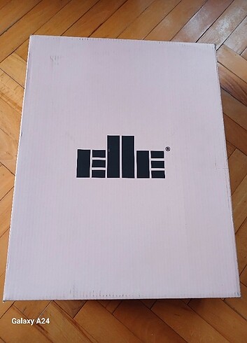 Elle Siyah bot