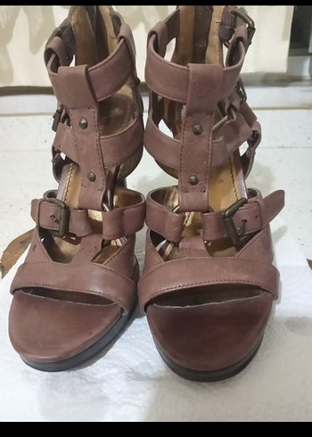 Hakiki deri topuklu ayakkabı - Görsel 9