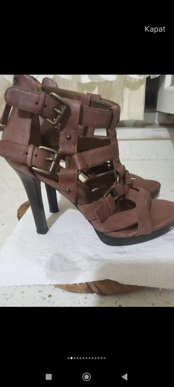 Hakiki deri topuklu ayakkabı - Görsel 2