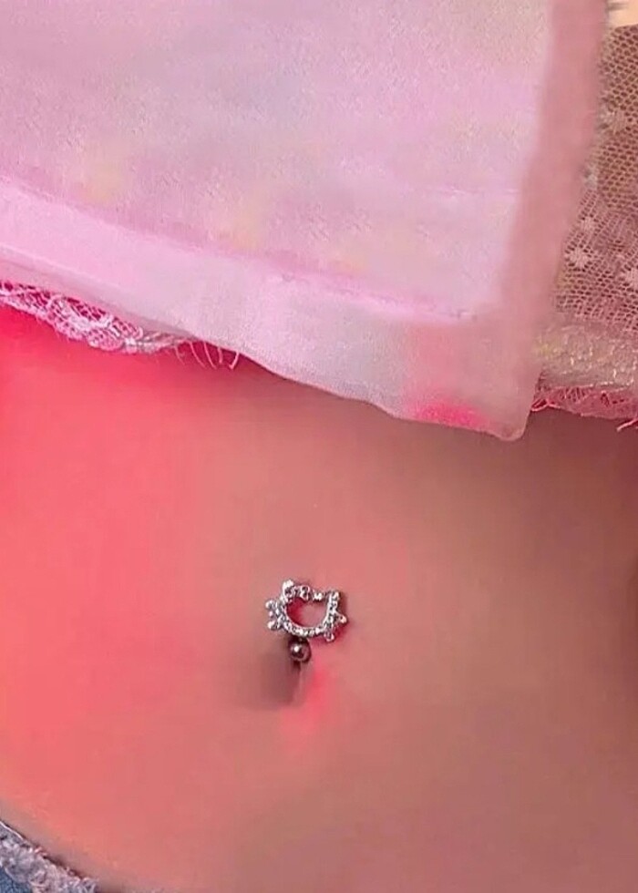 Hello kity göbek piercing - Görsel 3