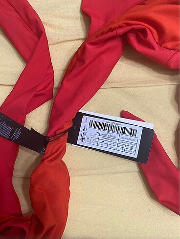 38 Beden kırmızı Renk Trendyolmilla kırmızı bikini üstü