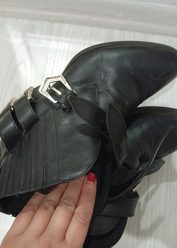 Siyah Deri Tokalı Blok Topuklu Kadın Bot - Görsel 3