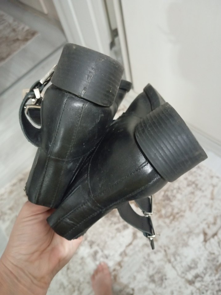 Siyah Deri Tokalı Blok Topuklu Kadın Bot - Görsel 5