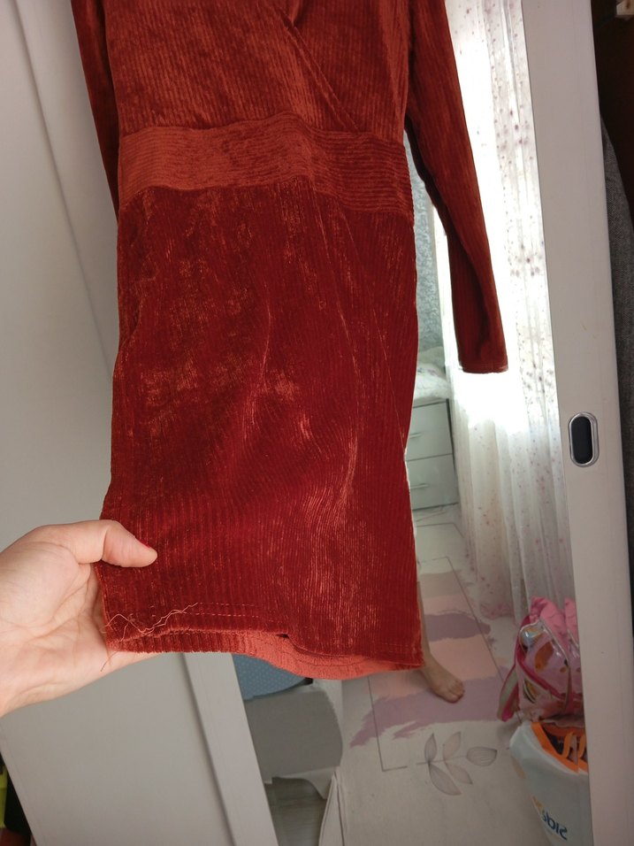 Kırmızı Kadife Hamile Bluzu V Yakalı - Görsel 3