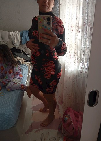 Karanlık Pembe Çiçek Desenli V Yaka Midi Elbise - Görsel 3