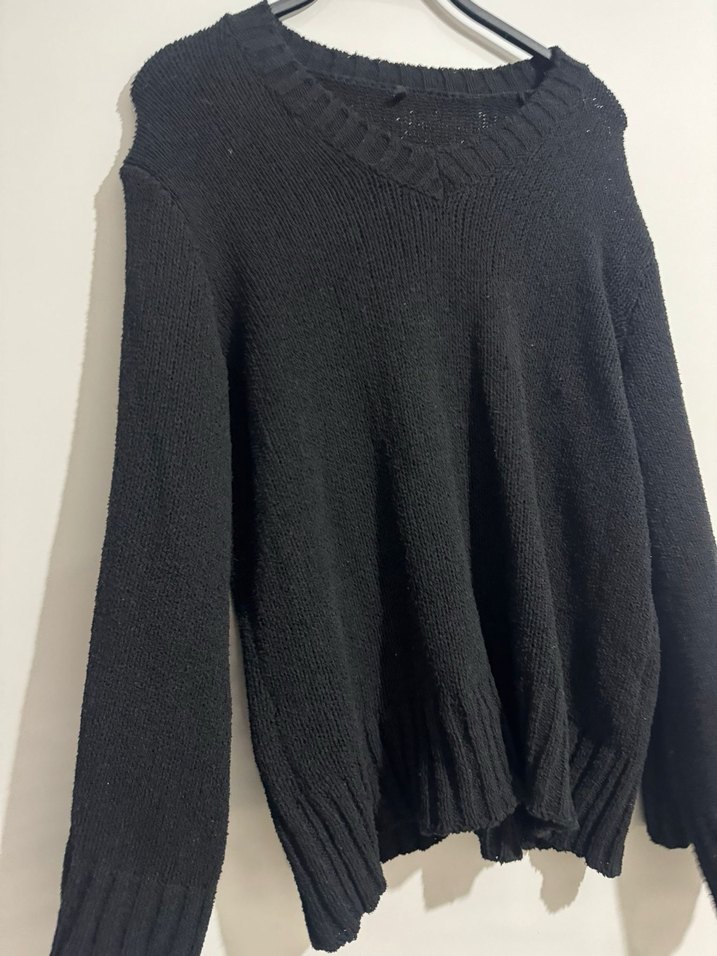 Siyah Uzun Kollu V Yaka Triko Kazak - Görsel 2