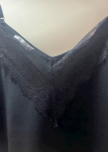 Dantel Detaylı Siyah V Yaka Kadın Atlet - Görsel 2