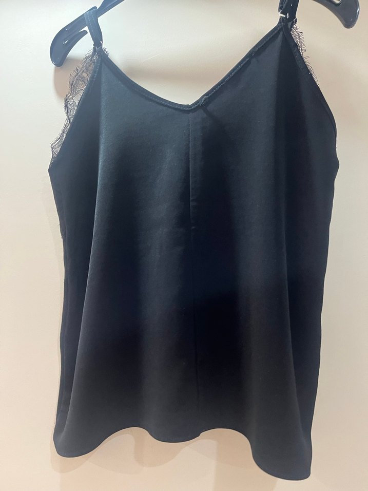 Dantel Detaylı Siyah V Yaka Kadın Atlet - Görsel 3