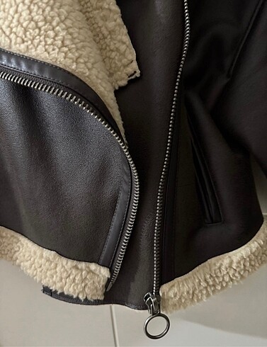 Stradivarius takas ilanıdır